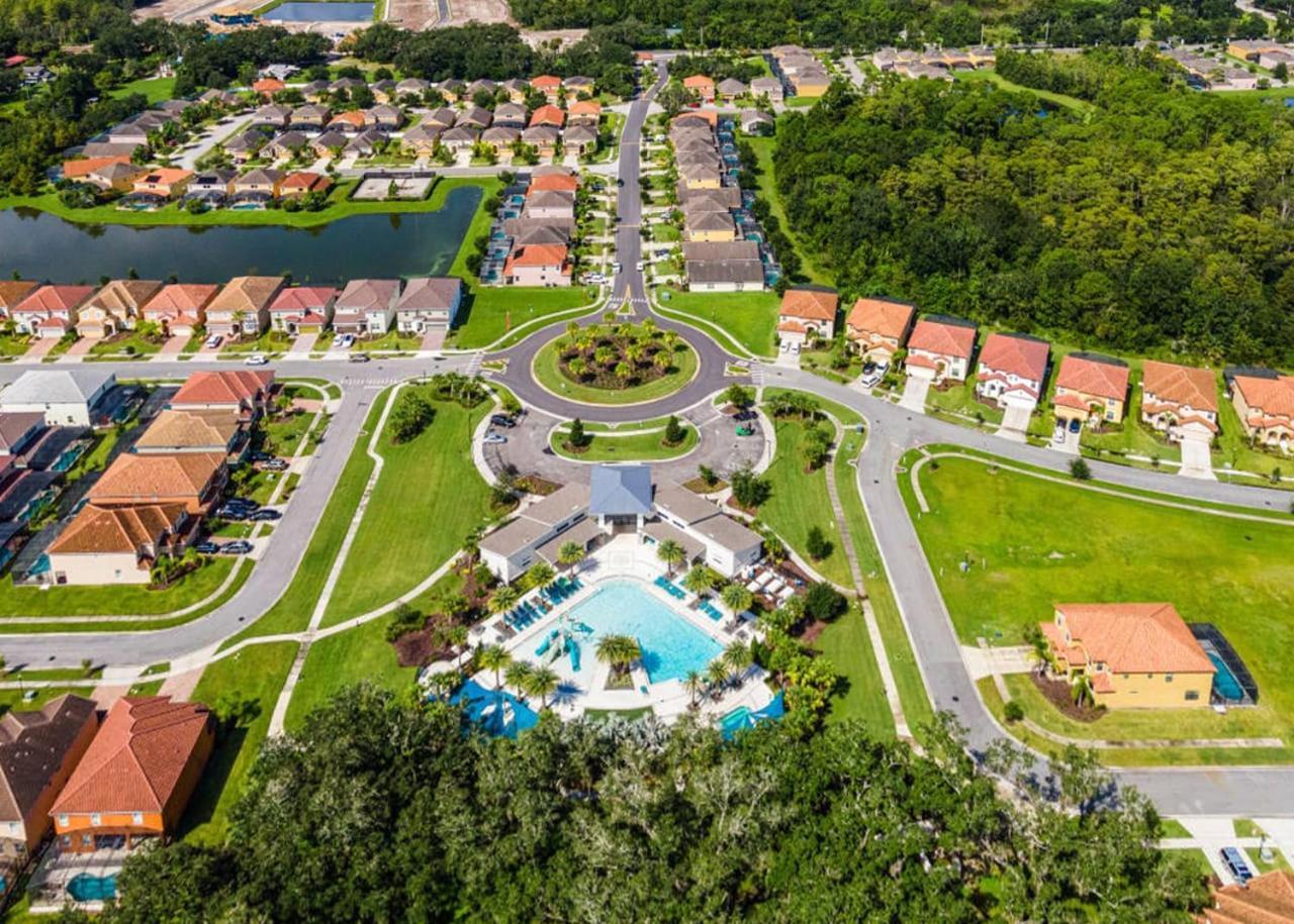 Stunning 9Br Home - Family Resort With Private Pool, Hot Tub, Games Room And Bbq! Kissimmee Eksteriør billede